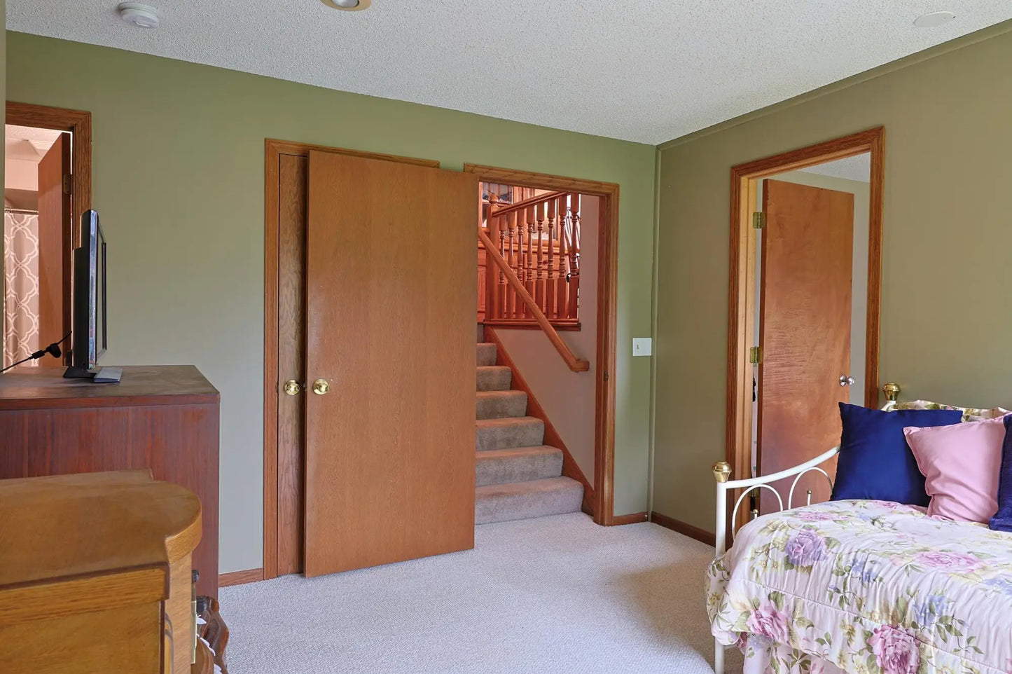 5710 Park Drive, Savage, MN 55378