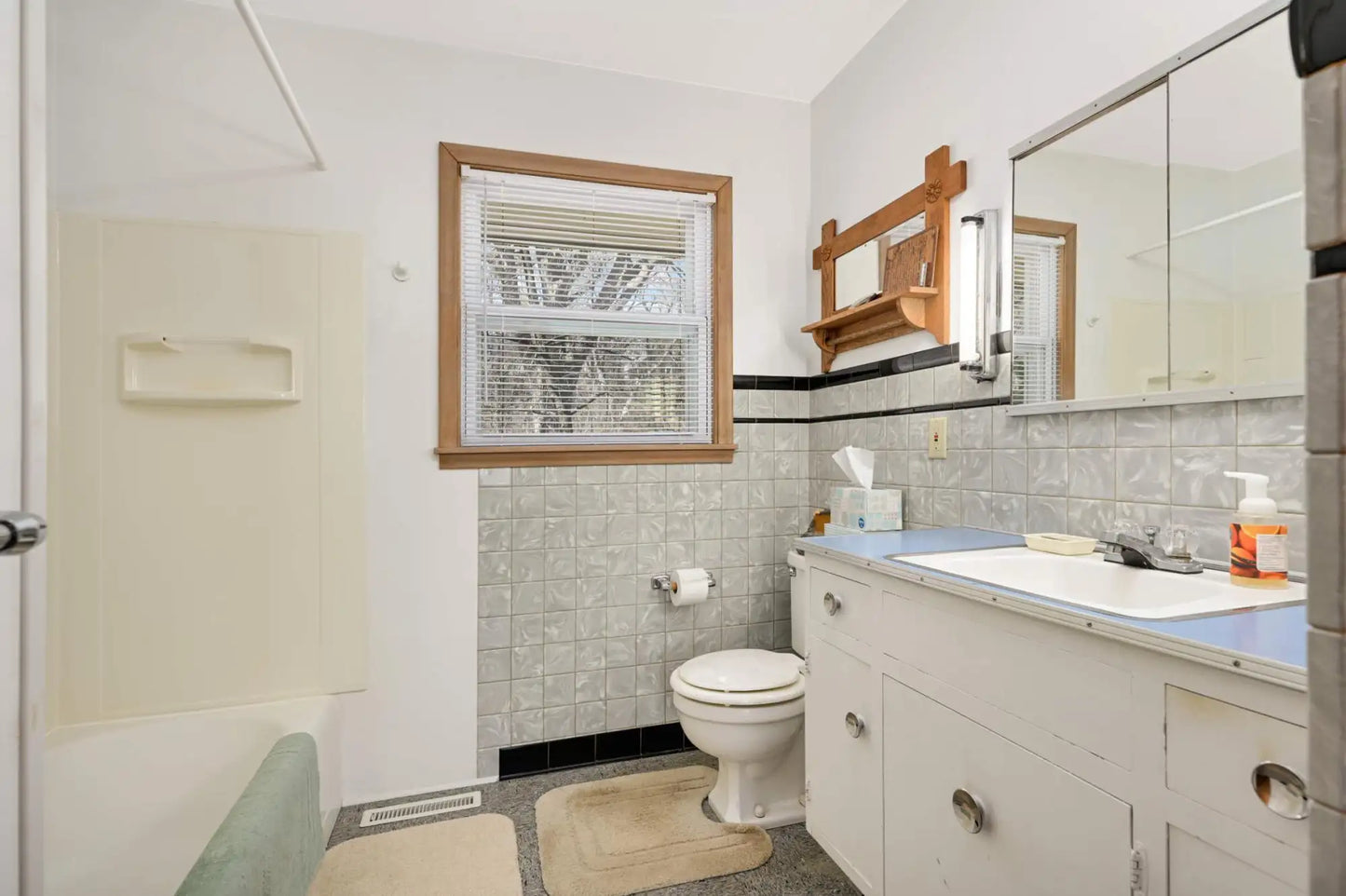576 Lexington Parkway, Saint Paul, MN 55116