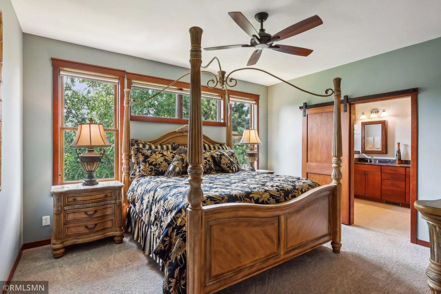 1252 Waters Path, Woodbury, MN 55129