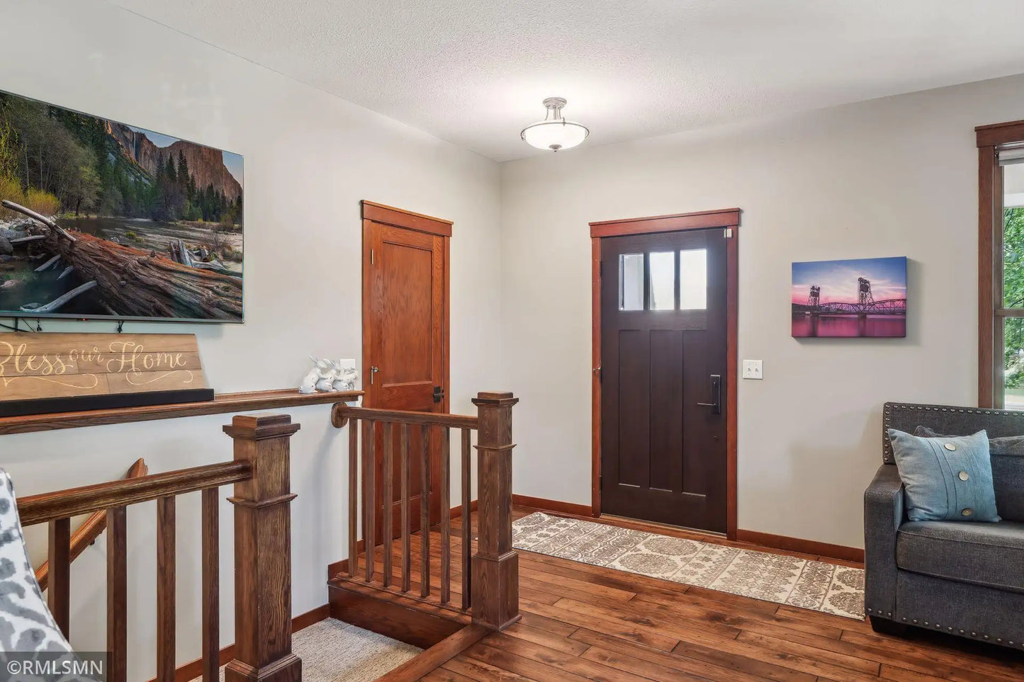 1252 Waters Path, Woodbury, MN 55129