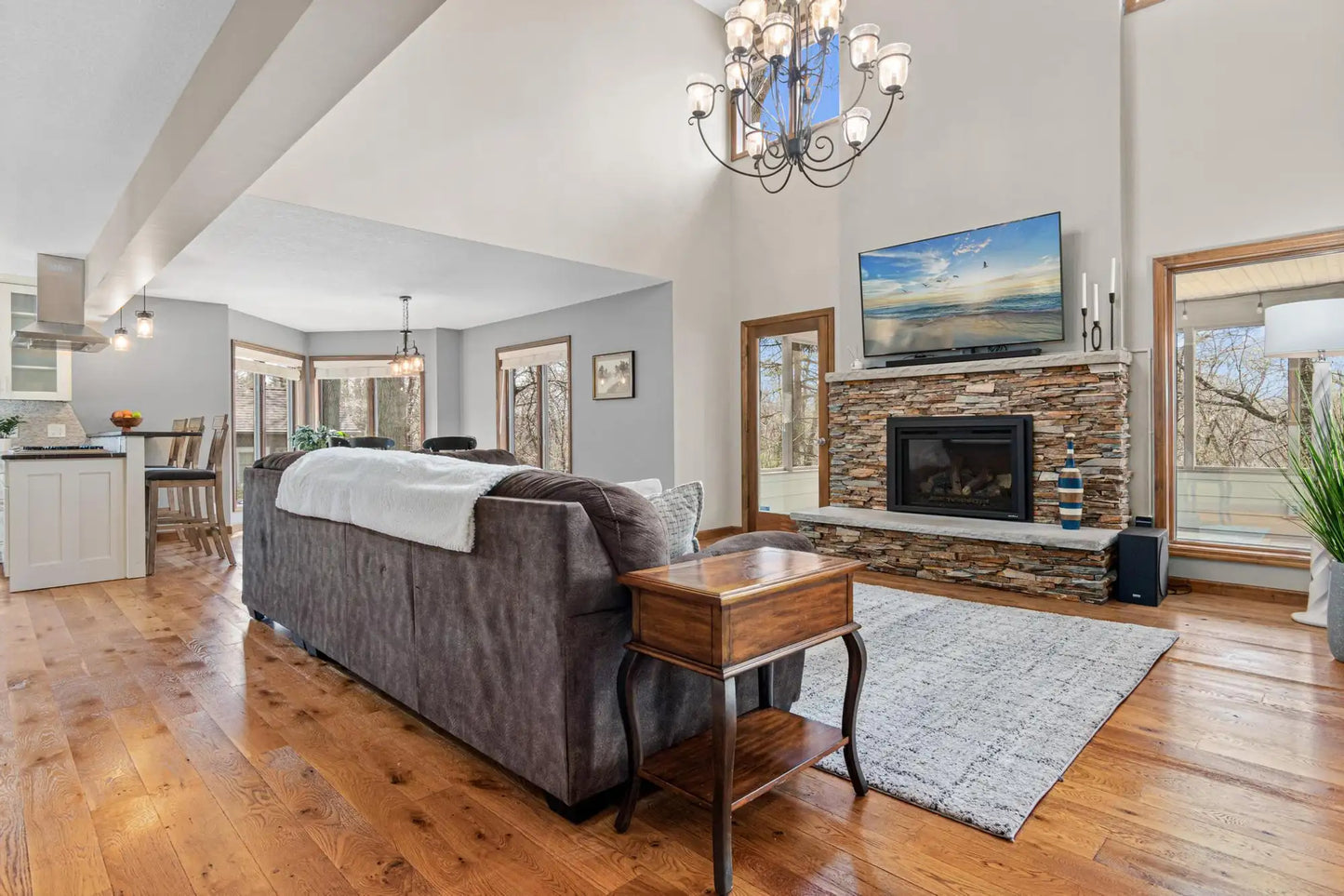 130 Wildwood Bay Drive, Mahtomedi, MN 55115