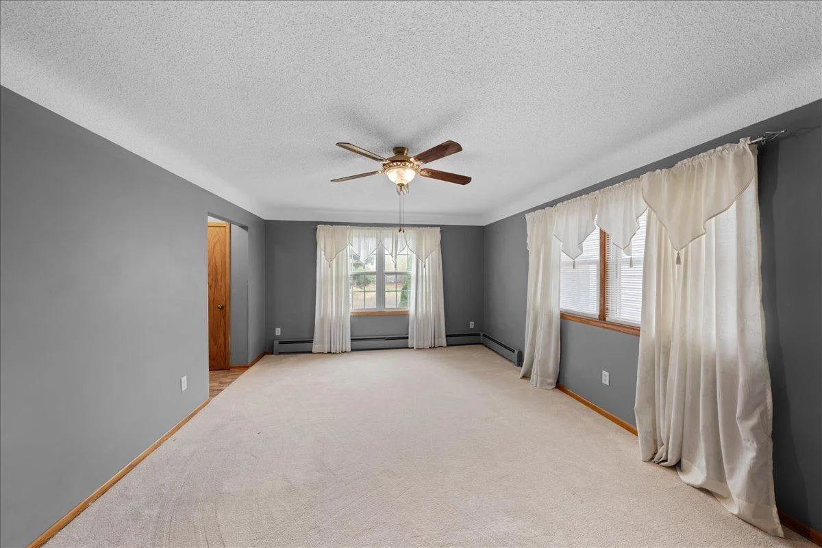 1365 Woodbridge Street, Saint Paul, MN 55117