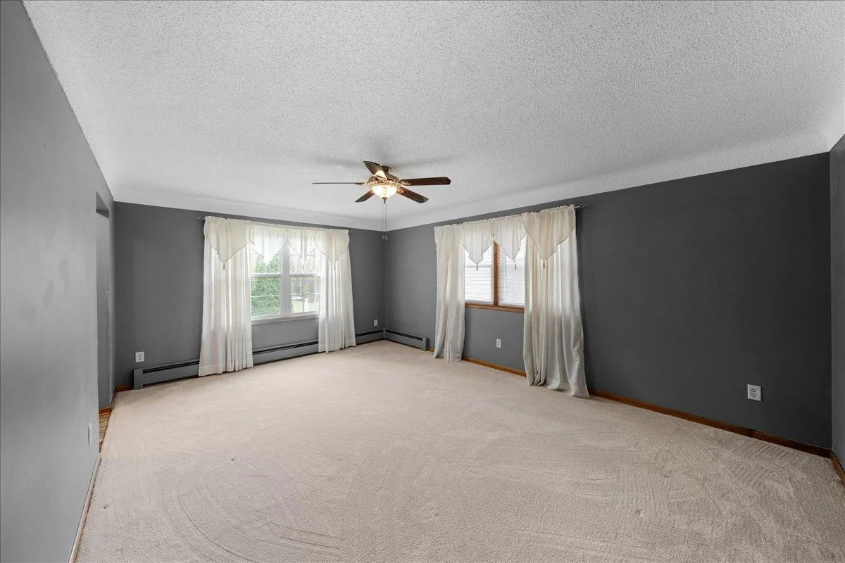 1365 Woodbridge Street, Saint Paul, MN 55117