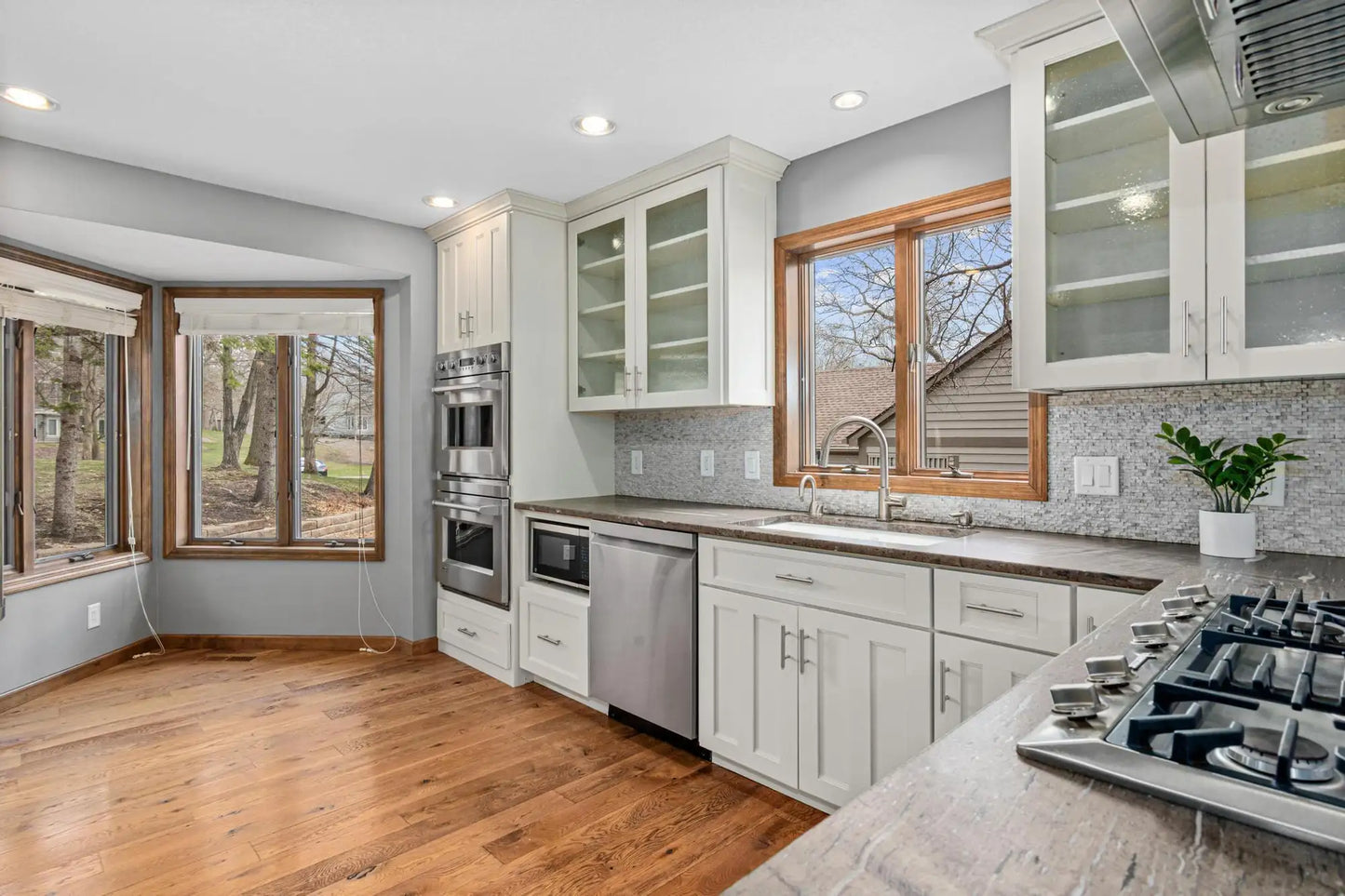 130 Wildwood Bay Drive, Mahtomedi, MN 55115