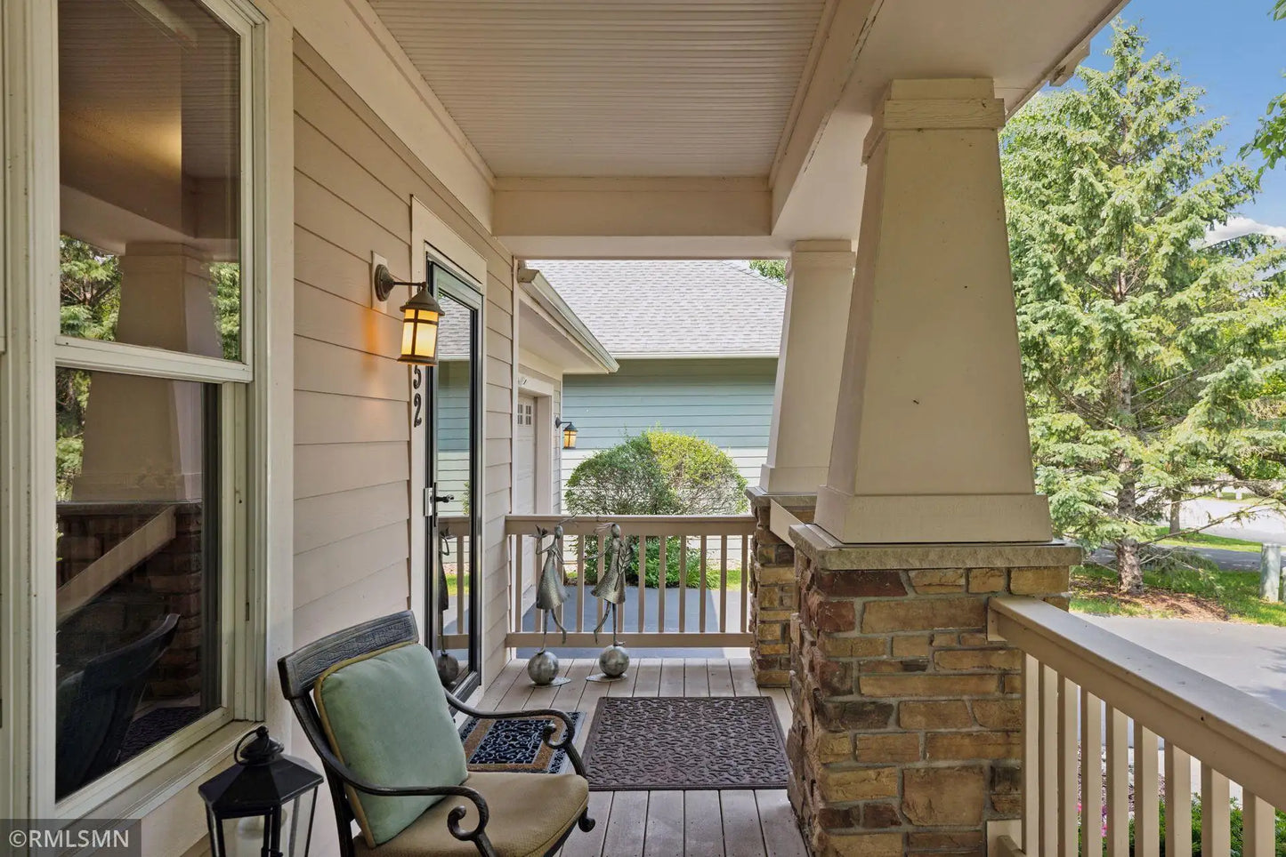 1252 Waters Path, Woodbury, MN 55129