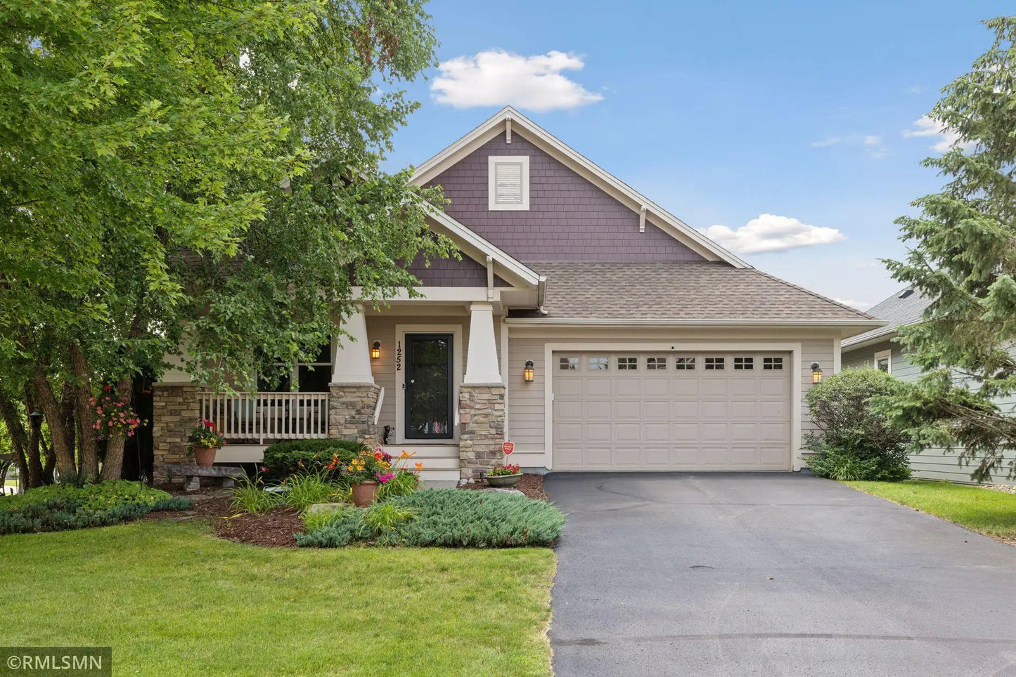 1252 Waters Path, Woodbury, MN 55129