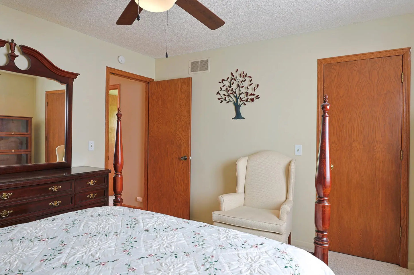 5710 Park Drive, Savage, MN 55378