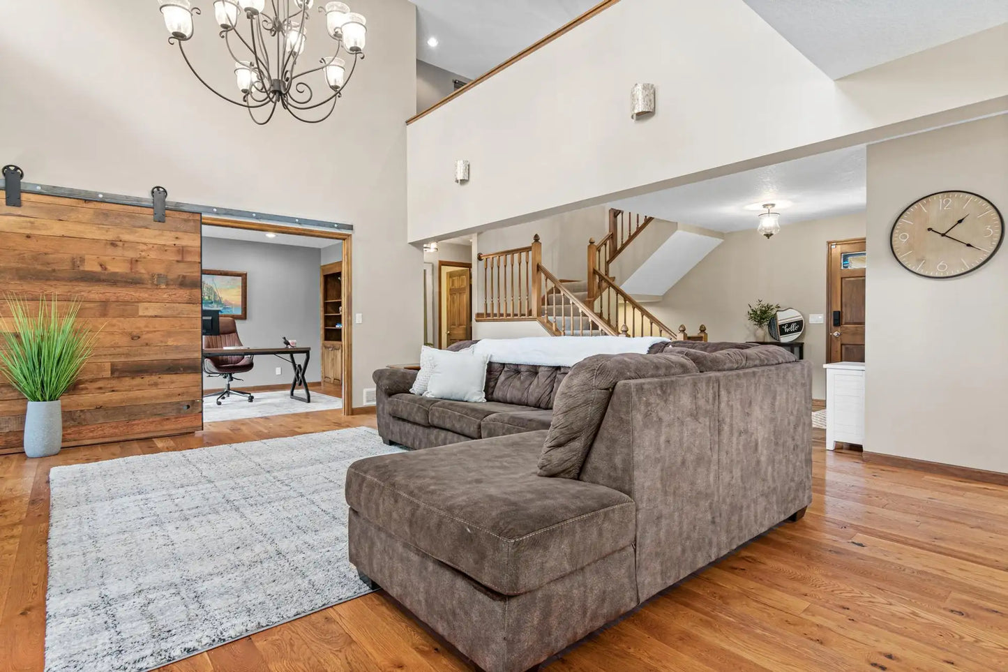 130 Wildwood Bay Drive, Mahtomedi, MN 55115