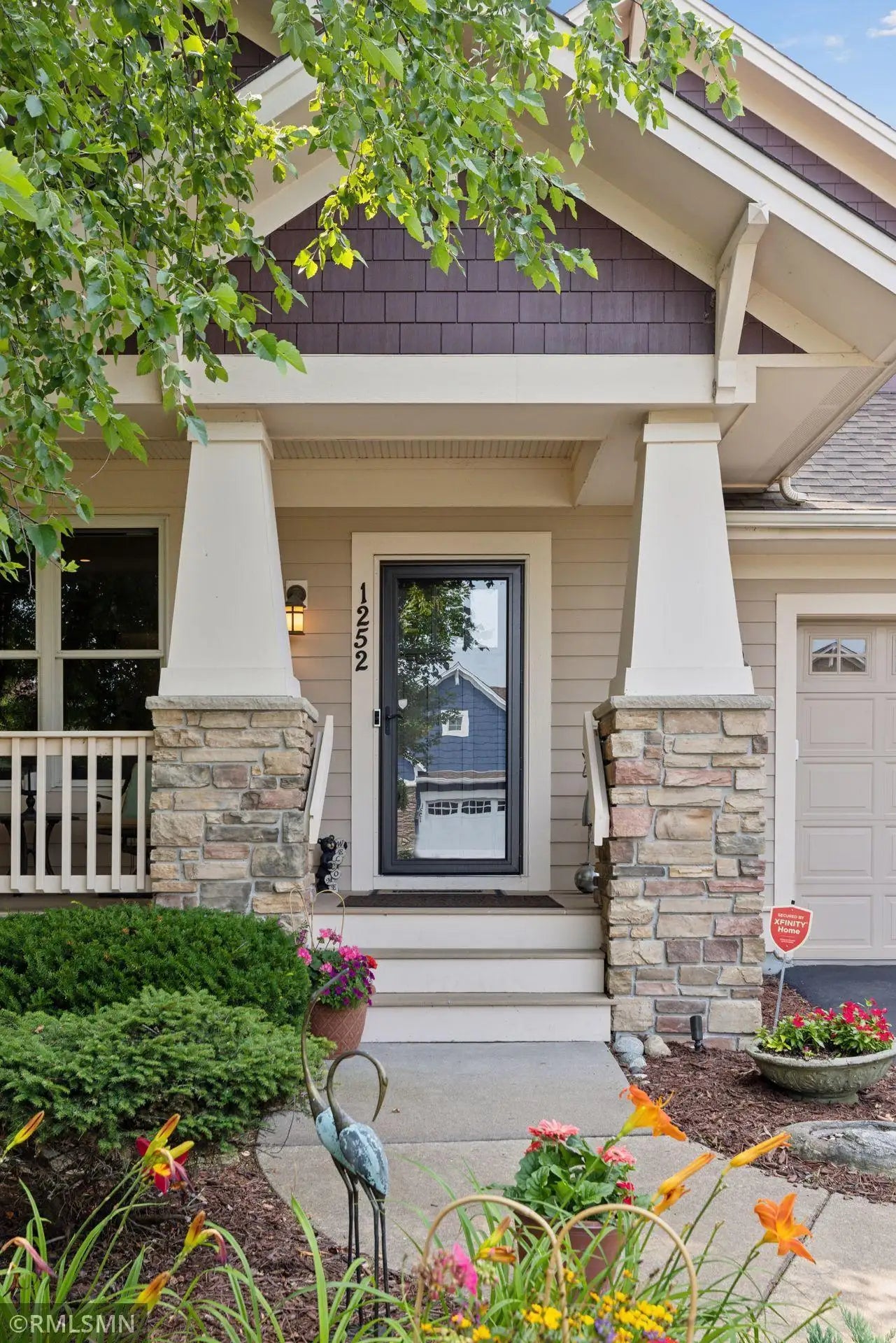 1252 Waters Path, Woodbury, MN 55129