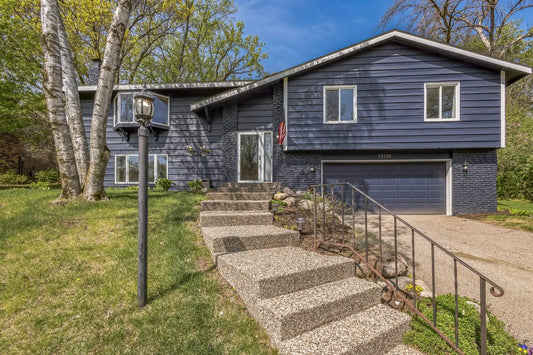 12720 Parkwood Drive, Burnsville, MN 55337