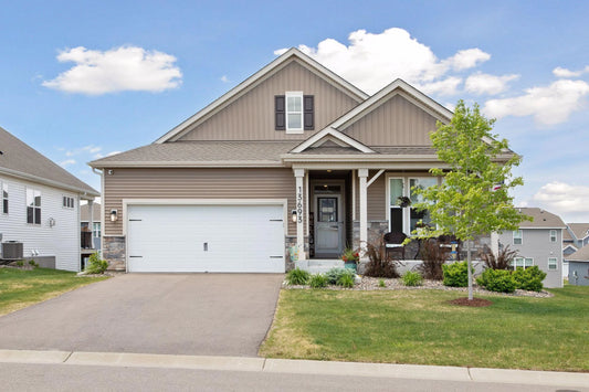 13693 Applewood Trail, Rosemount, MN 55068