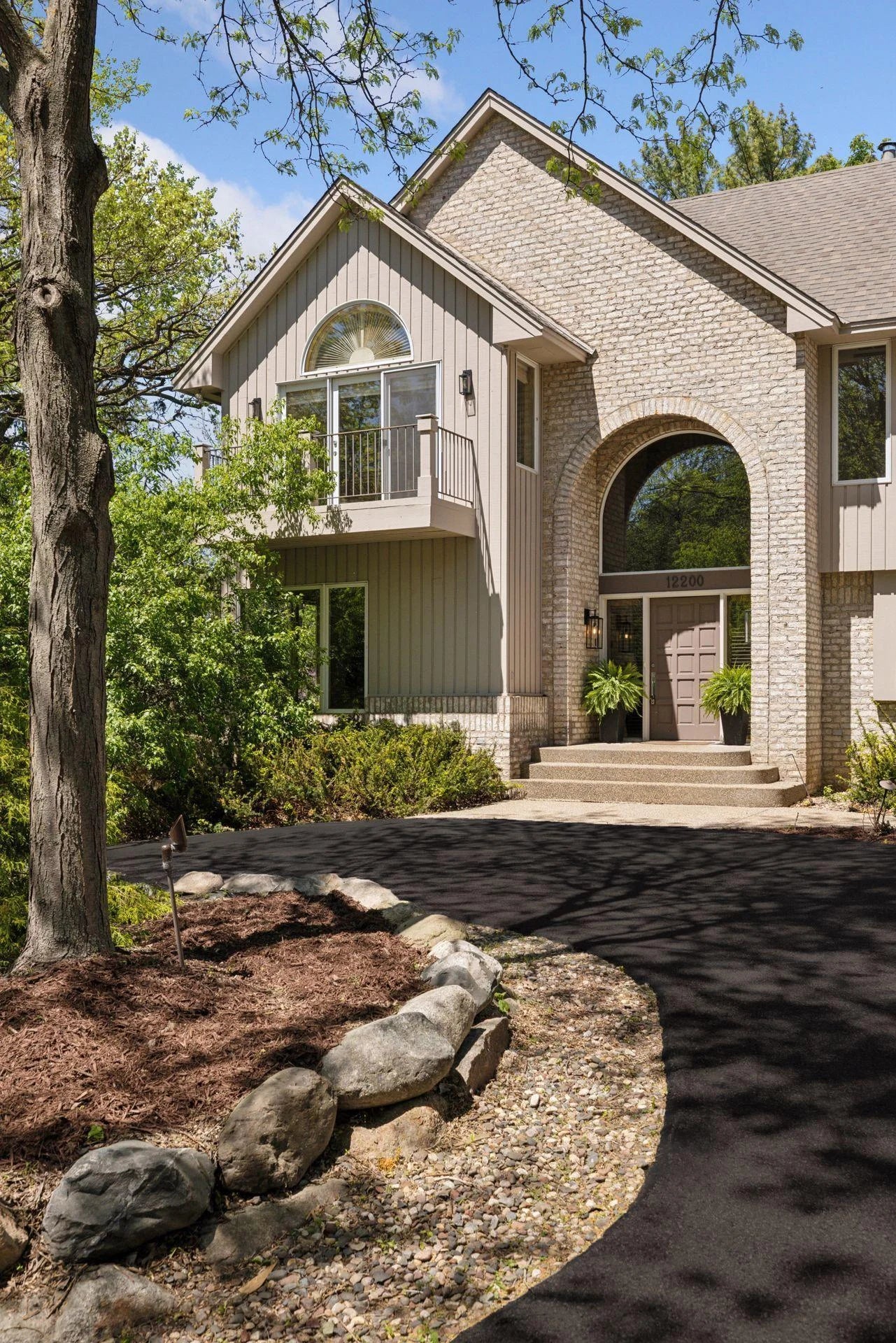 12200 Hilloway Road, Minnetonka, MN 55305