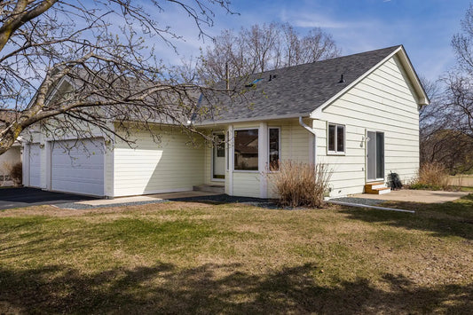 1207 Dakota Street, Shakopee, MN 55379