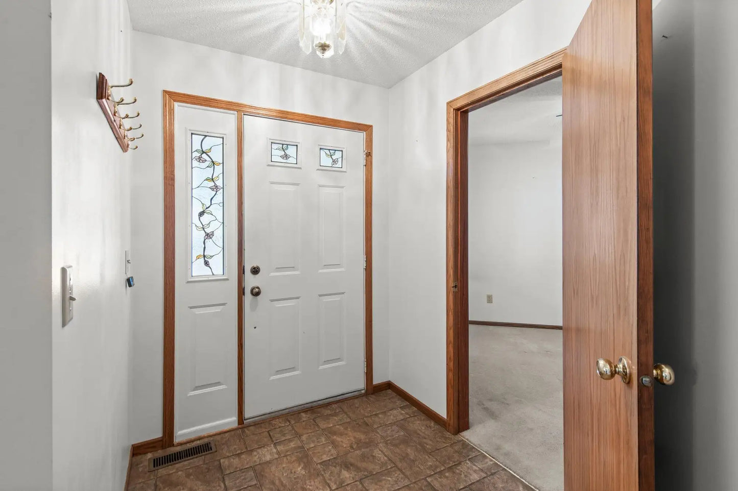 1295 Hilo Avenue, Oakdale, MN 55128