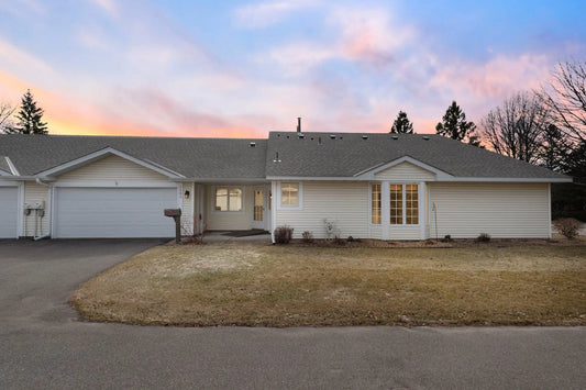 1295 Hilo Avenue, Oakdale, MN 55128