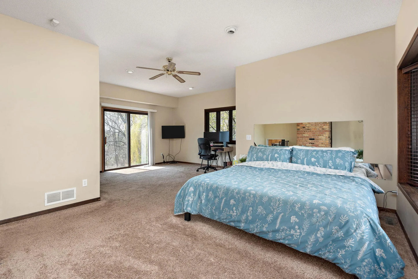 13812 Riverview Drive, Elk River, MN 55330