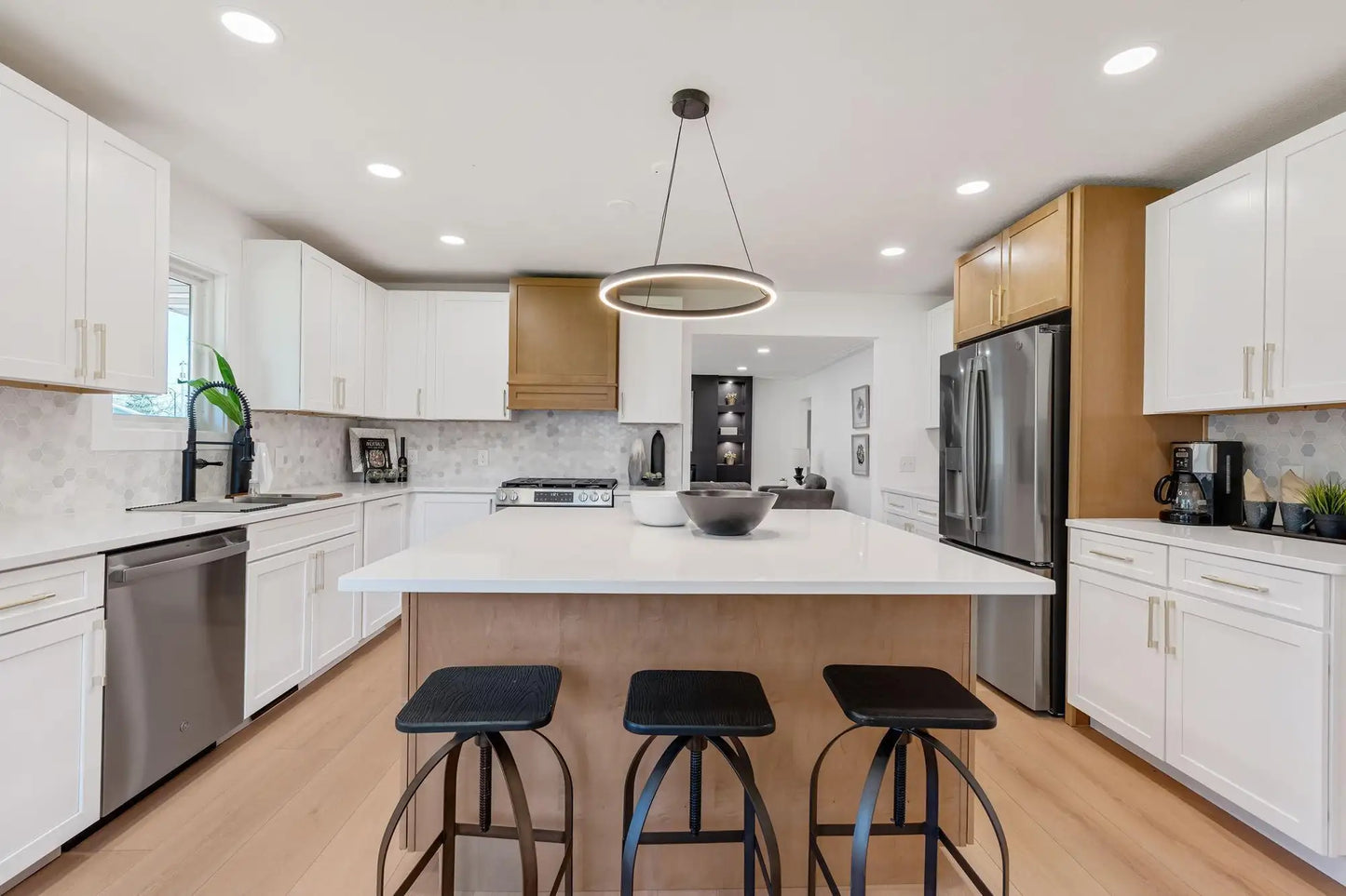1220 Unity Avenue, Golden Valley, MN 55422