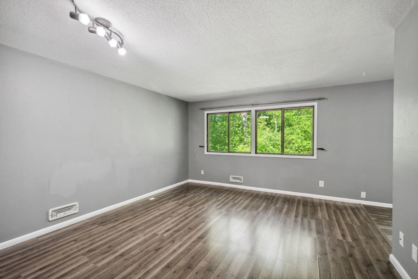 13651 Everton Avenue, Apple Valley, MN 55124