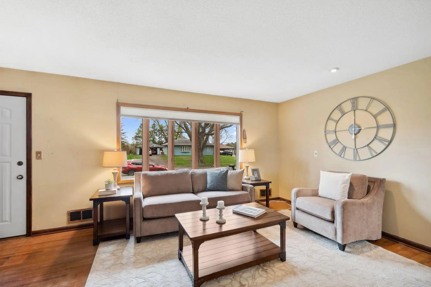 130 Skillman Avenue, Maplewood, MN 55117