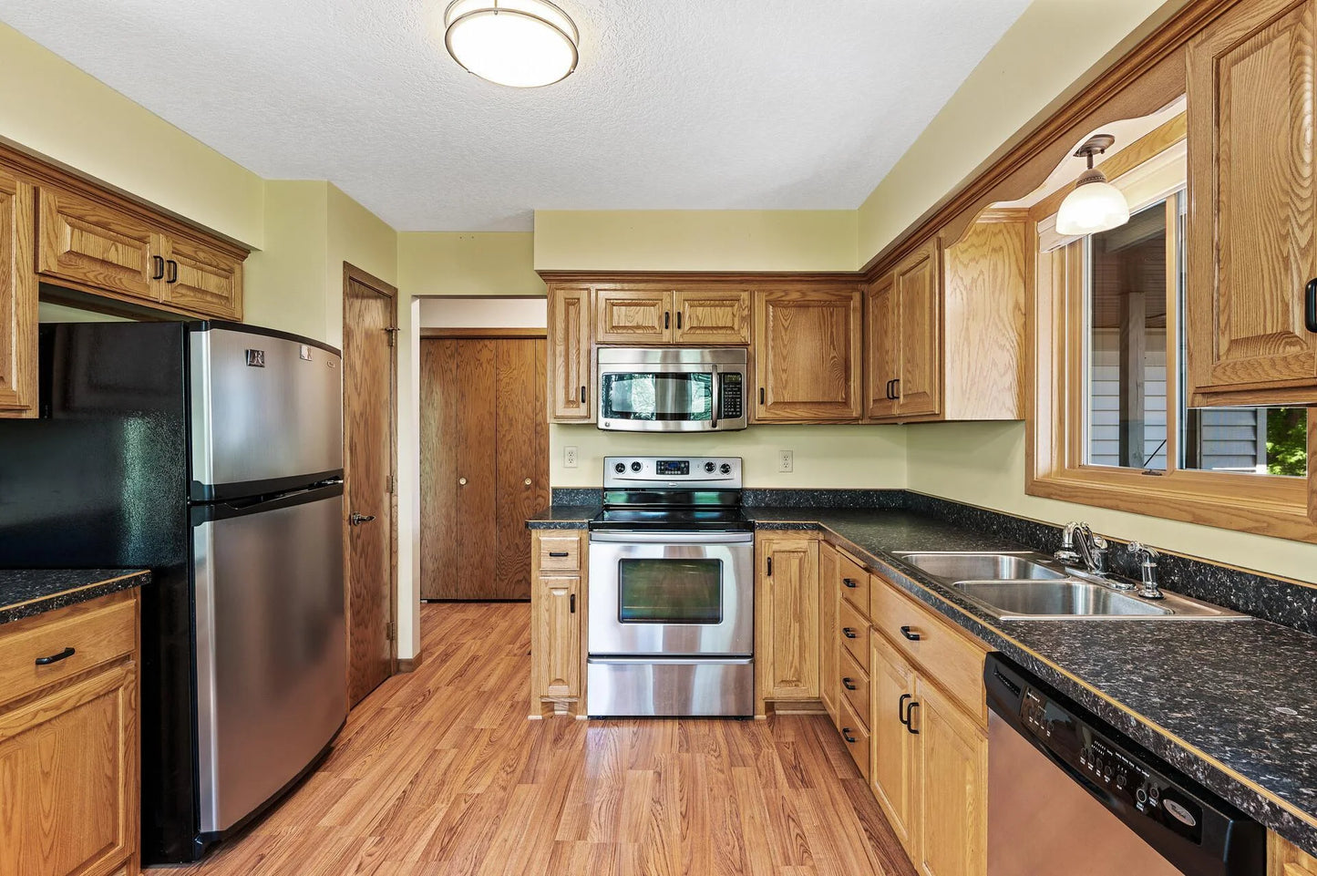 13838 Glendale Trail, Savage, MN 55378